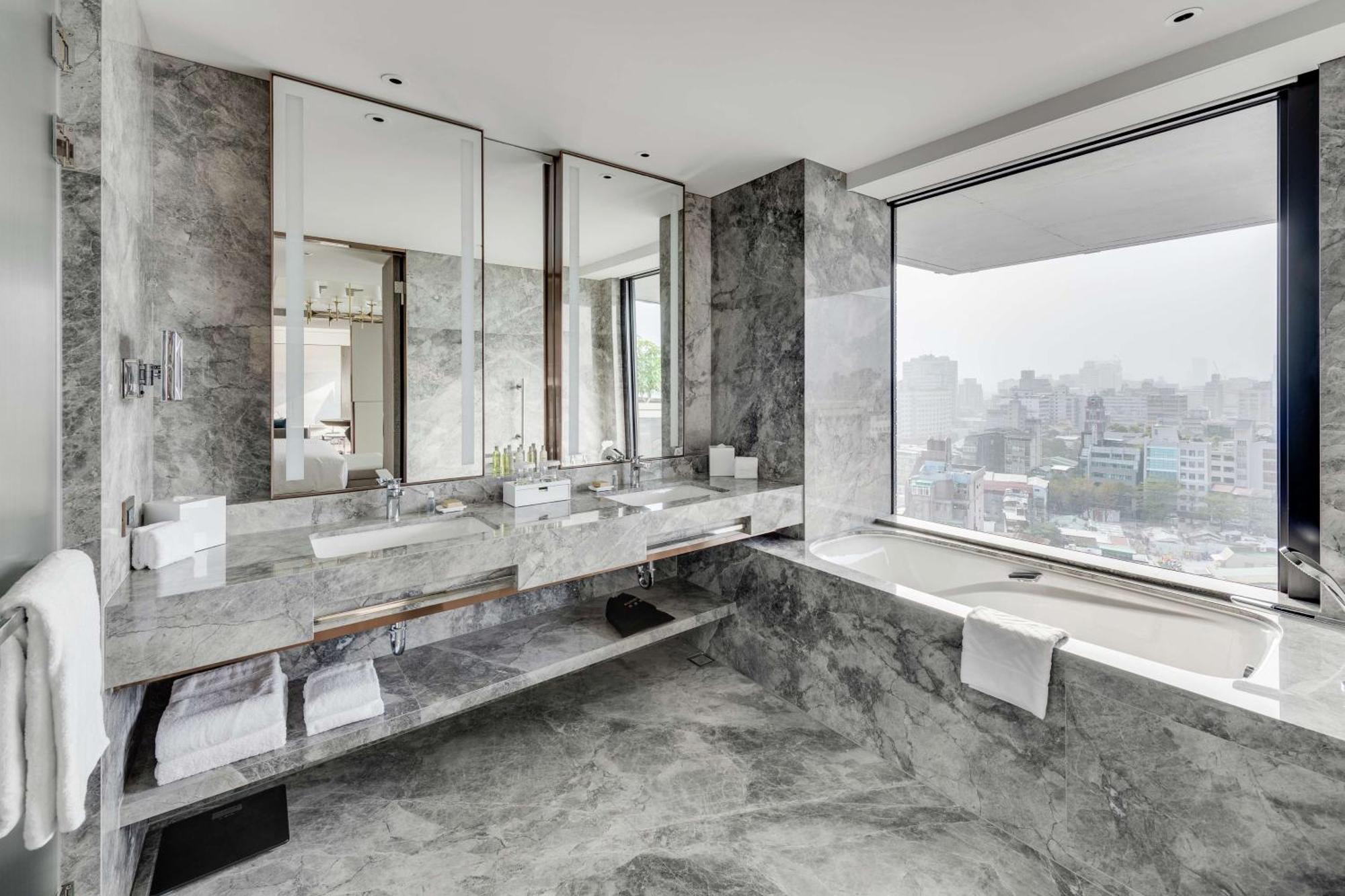 Doubletree By Hilton Taipei Zhongshan Buitenkant foto
